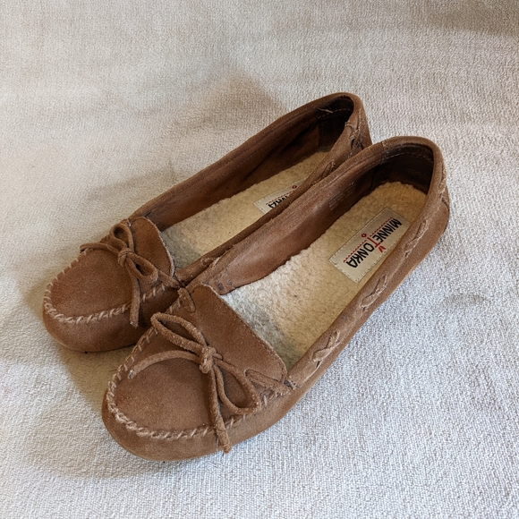 Minnetonka Brown Leather Moccasins - Picture 4 of 7